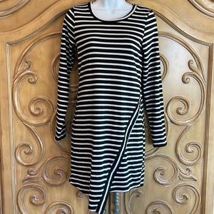 Spread asymetrical striped dress